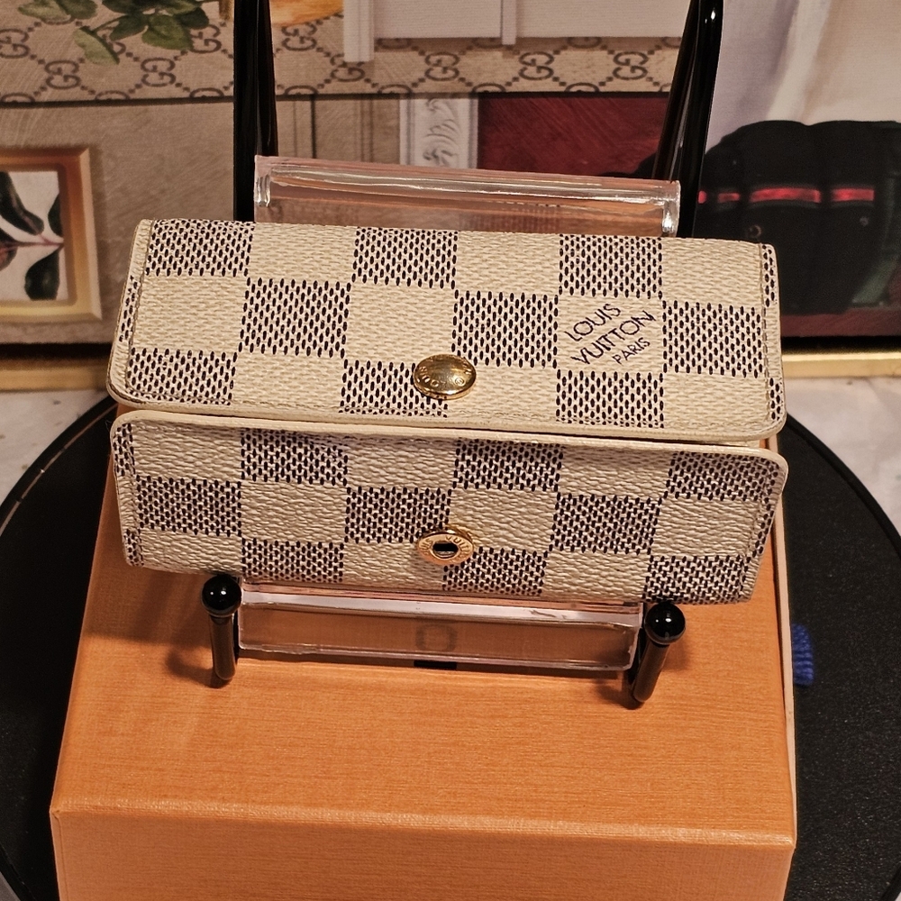 Louis Vuitton Damier Azure Keyholder Wallet - Picture 4 of 10